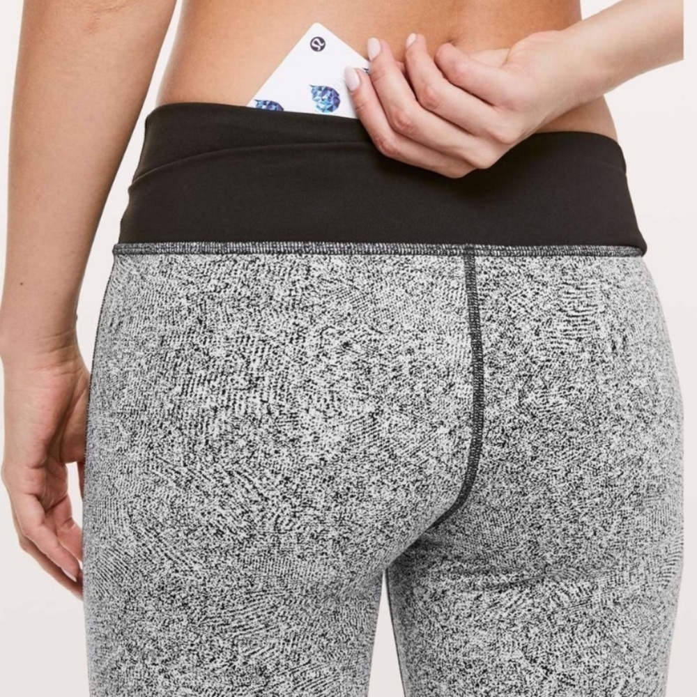Lululemon / Astro Pant Inverted Feathered sz 12
